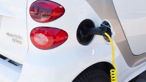 Ecotichetul pentru maşini electrice şi hibrid electrice, aplicat din iunie