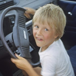 copil-masina-floteauto