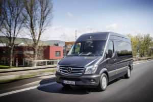 Mercedes-Benz Sprinter 314 CDI; Exterieur; tenoritgrau metallic; OM 651 mit 105 kW/143 PS; 2,15 L Hubraum; 7G-Tronic Plus; Radstand: 3665 mm; 3,5 Tonnen Mercedes-Benz Sprinter 314 CDI; exterior; tenorite grey metallic; OM 651 rated at 105 kW/143 hp; displacement 2.15 l; 7G-Tronic Plus; wheelbase: 3665 mm; gross vehicle weight of 3.5 t