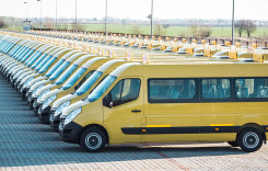 Microbuze donate de România pentru elevii din Moldova