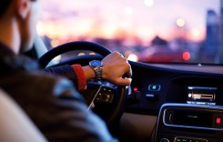 Condiţii pentru şoferii din transportul alternativ de tip ride-sharing