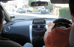 România nu poate interzice maşinile cu volan pe dreapta