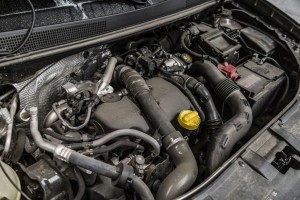 Citroen C-Elysee vs Dacia Logan