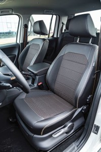 Test Mercedes X-Class vs Nissan Navara, VW Amarok