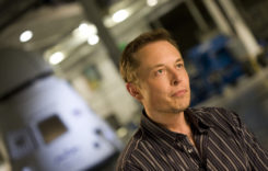 Elon Musk încalcă restricțiile și deschide uzina Tesla din California