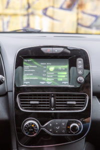 Test comparativ: Renault Clio Estate 1.5 dCi vs Renault ZOE R110