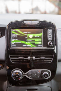 Test comparativ: Renault Clio Estate 1.5 dCi vs Renault ZOE R110