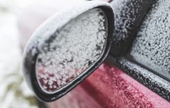 Condusul pe timp de iarnă. 4 sfaturi pentru şoferii neexperimentaţi