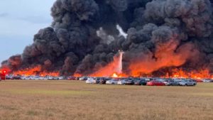 Incendiu flotă auto 3500 mașini arse accident în lanț