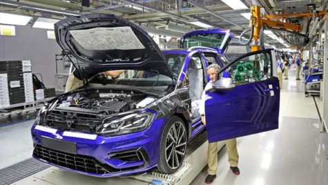 Volkswagen şi Mercedes-Benz reiau producţia. BMW mai aşteaptă