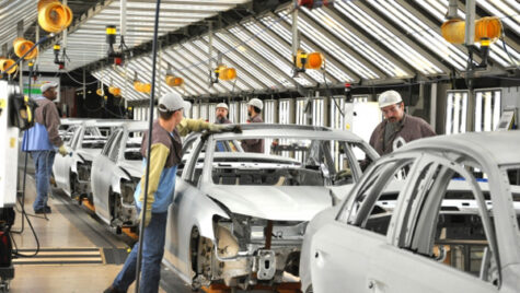 Volkswagen şi Toyota amână relansarea producţiei în SUA
