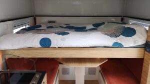 G-Class vs Unimog floteauto.ro