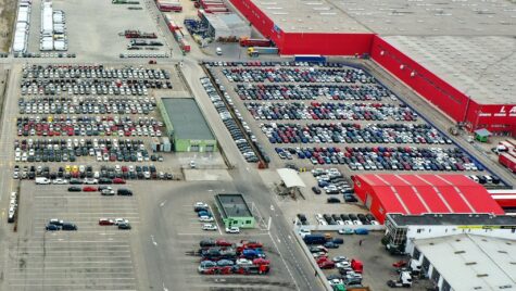Hödlmayr Logistics România extinde parteneriatele cu Dacia și Ford