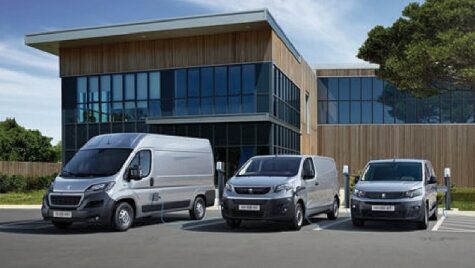 Peugeot prezintă o gamă de vehicule comerciale electrificată complet