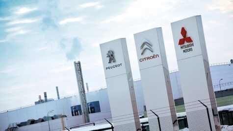 Producătorul auto Stellantis ia în calcul transferul producției din Rusia