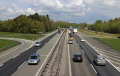 Viteza maximă de circulație pe drumurile expres crește la 120 km/h. Lege promulgată