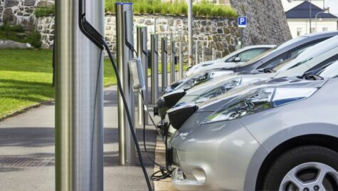 Mobilitate electrică: ACEA avertizează că 14.000 de puncte publice de încărcare ar trebui instalate săptămânal în UE