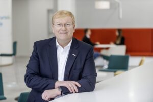 Stefan Hartung