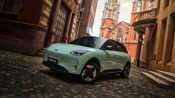 Geely E2