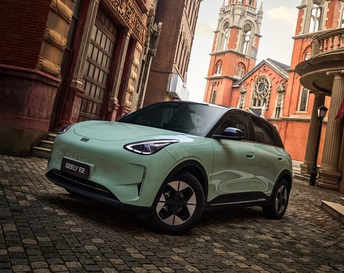 Geely E2
